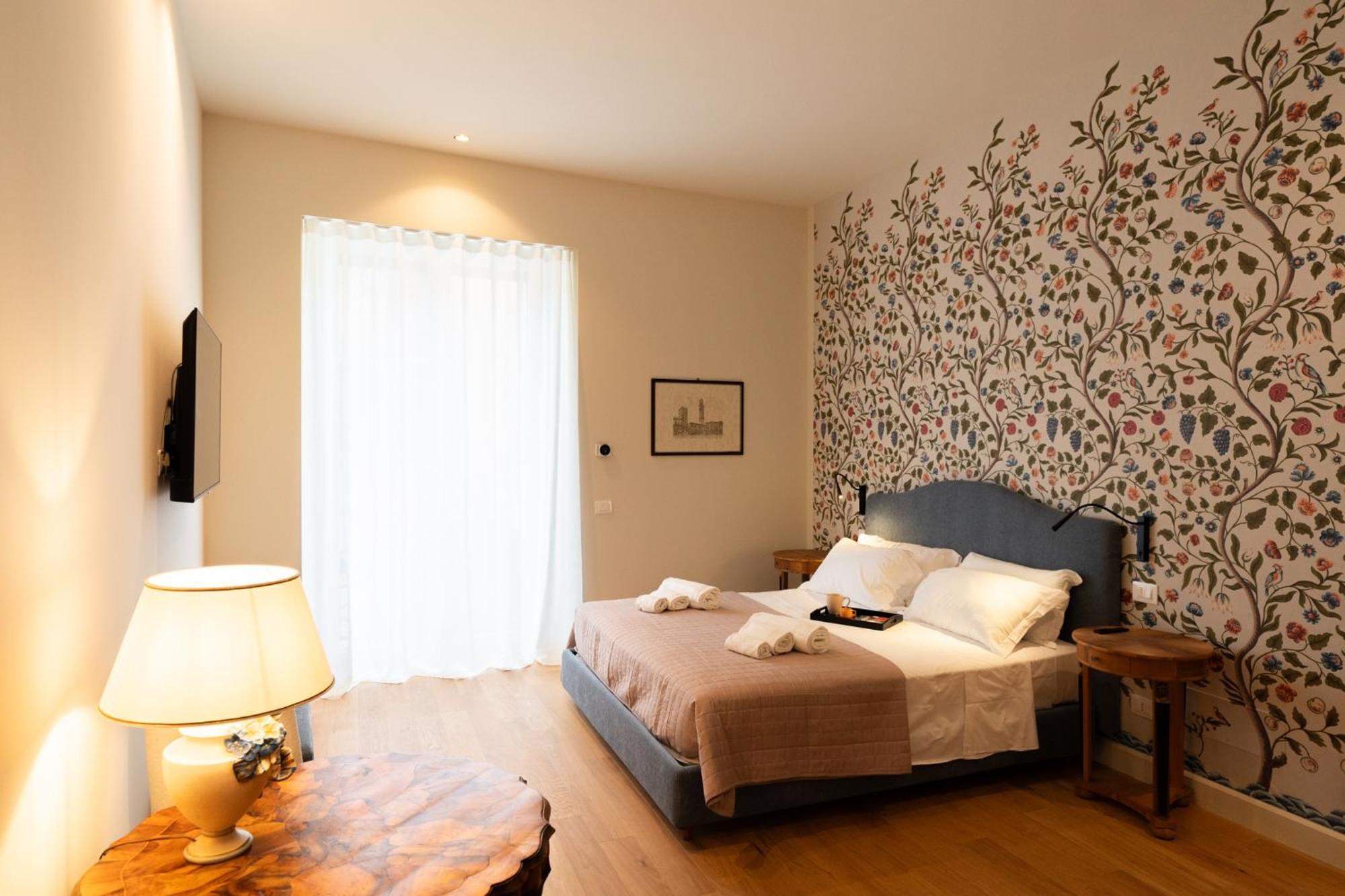 Palazzo Biasini By Postcardsfrom Hotel เวโรนา ภายนอก รูปภาพ