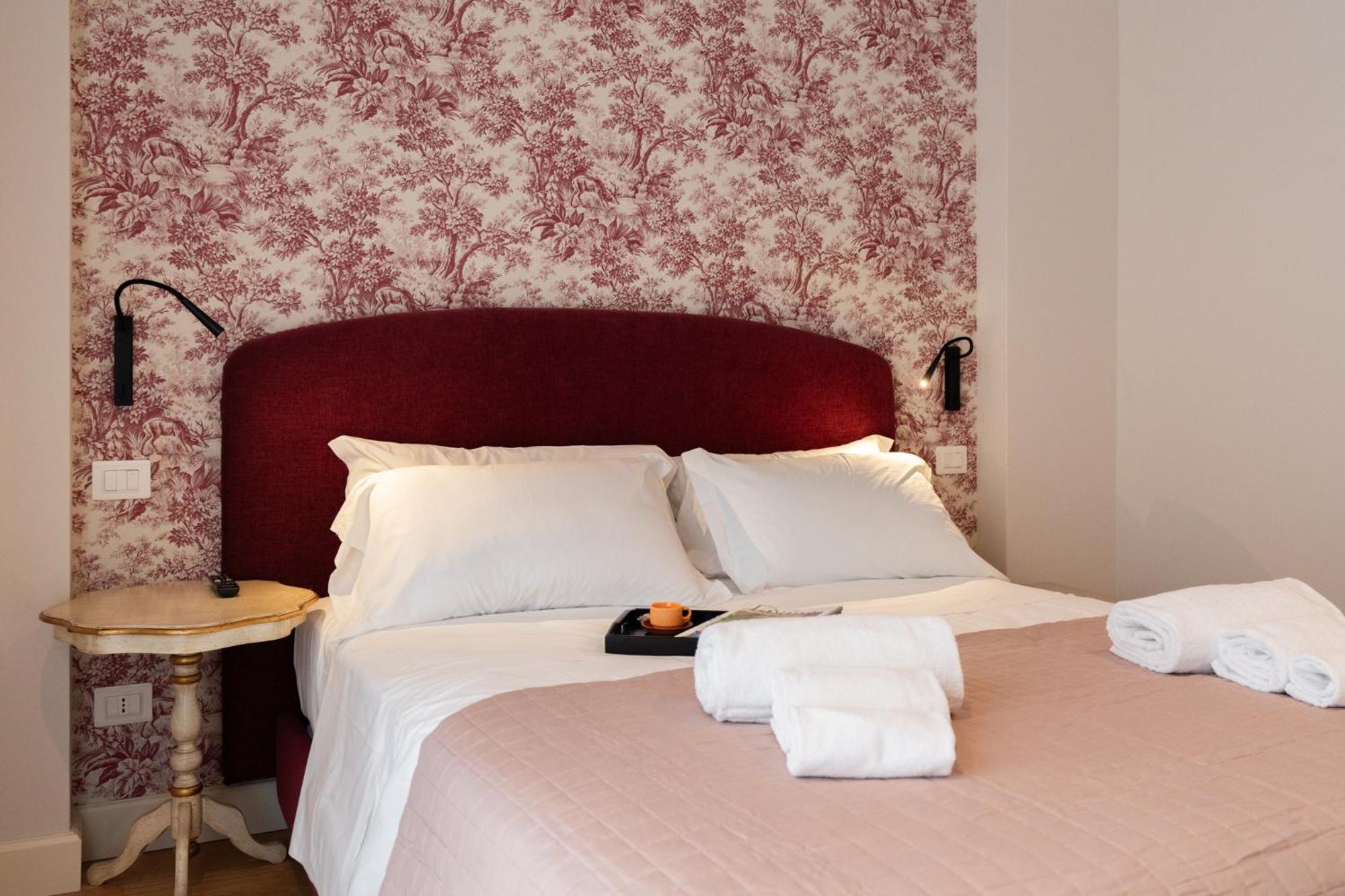 Palazzo Biasini By Postcardsfrom Hotel เวโรนา ภายนอก รูปภาพ