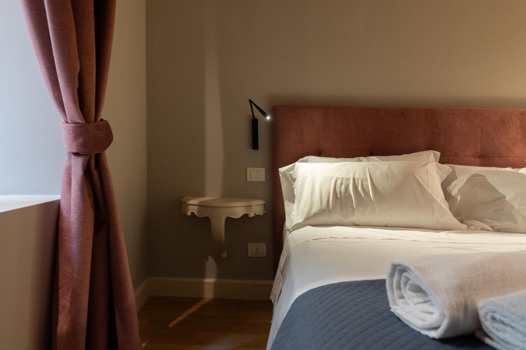Palazzo Biasini By Postcardsfrom Hotel เวโรนา ภายนอก รูปภาพ
