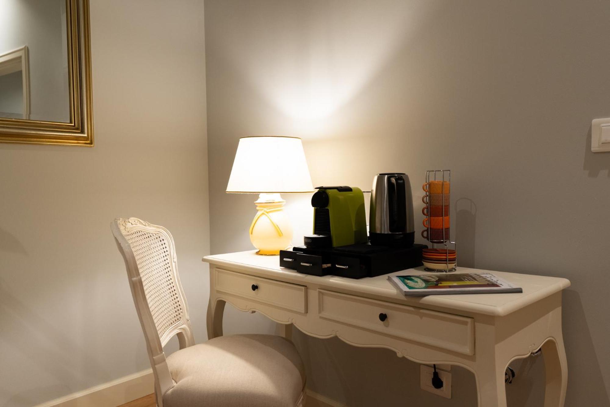 Palazzo Biasini By Postcardsfrom Hotel เวโรนา ภายนอก รูปภาพ