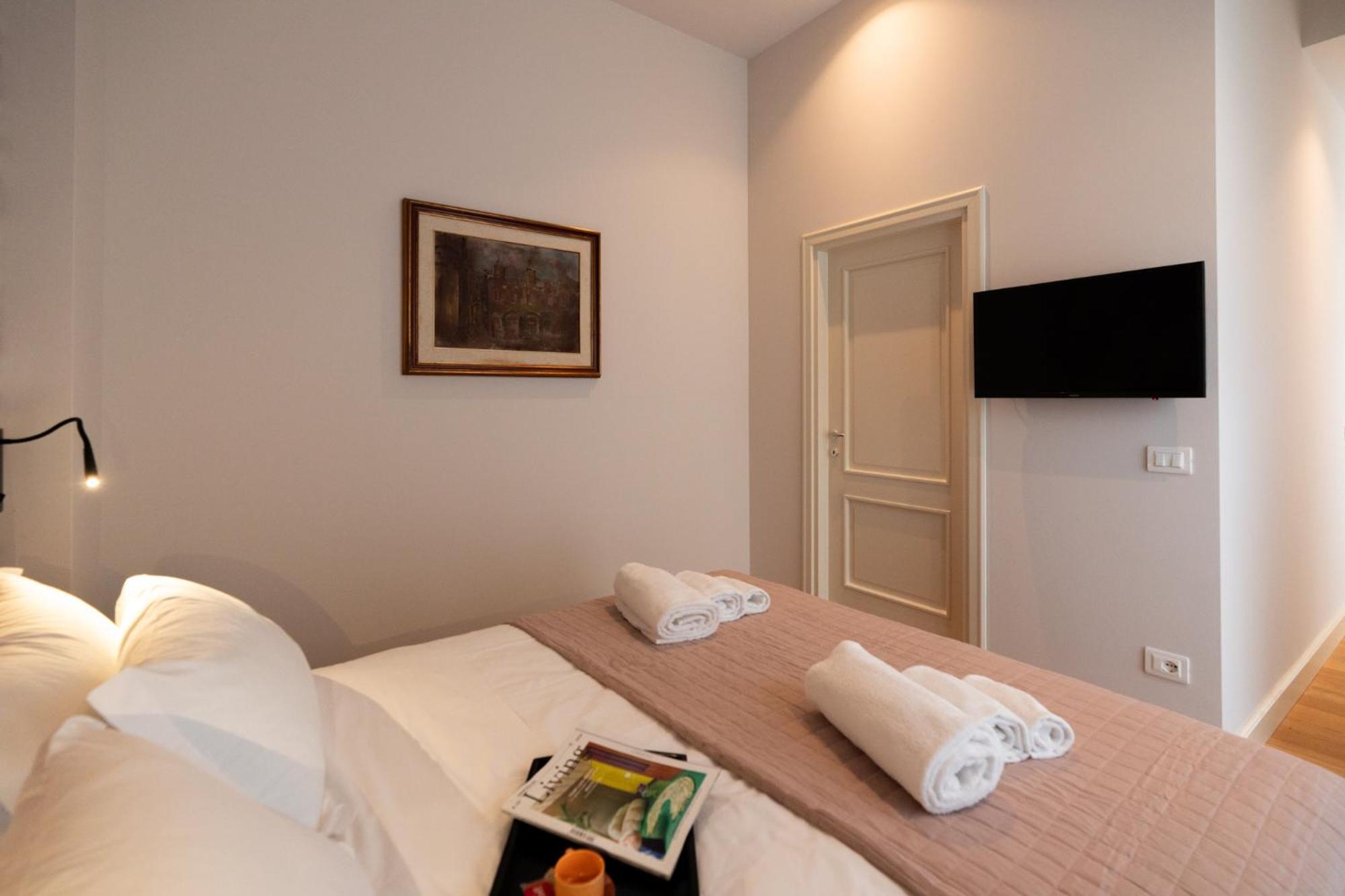 Palazzo Biasini By Postcardsfrom Hotel เวโรนา ภายนอก รูปภาพ