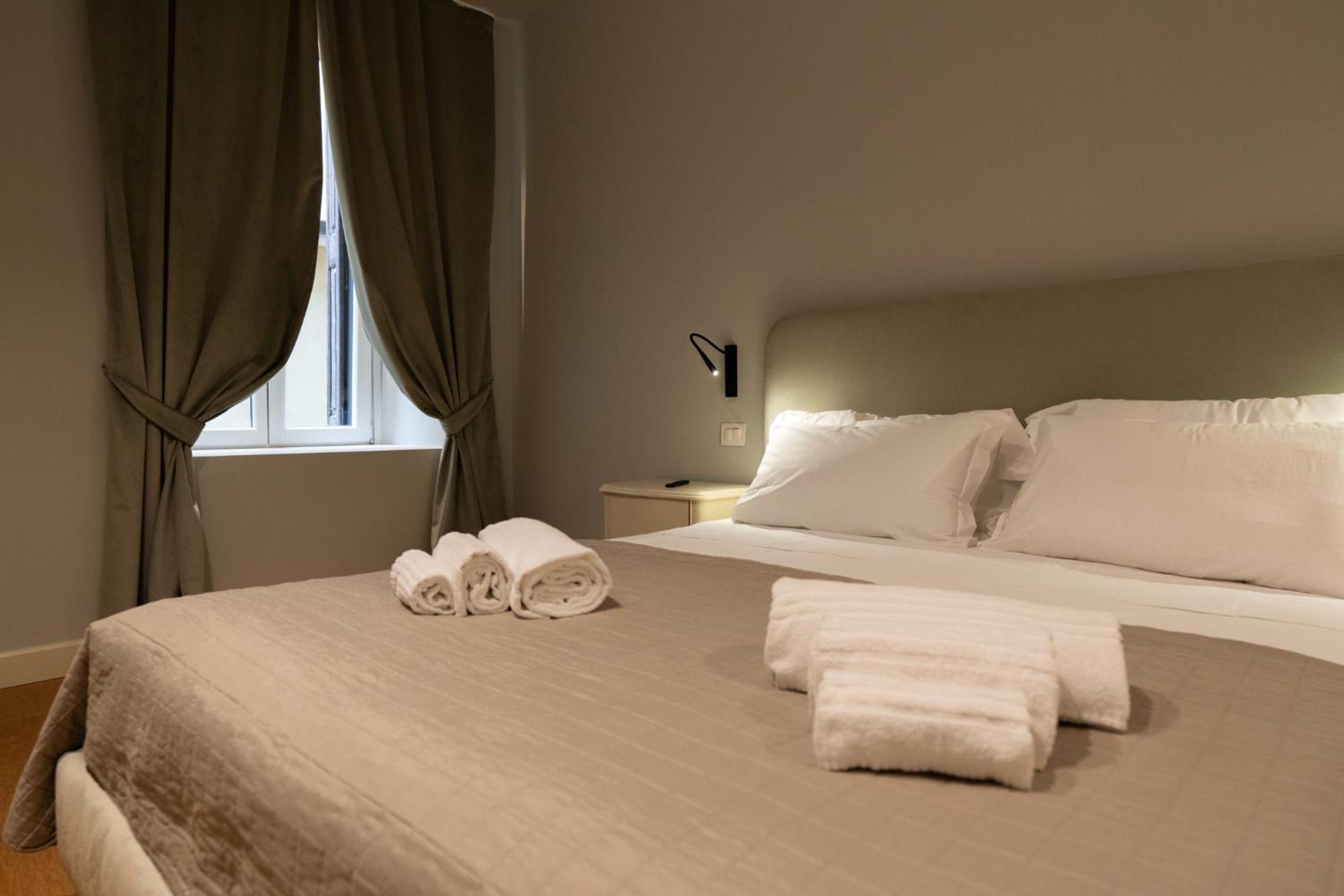 Palazzo Biasini By Postcardsfrom Hotel เวโรนา ภายนอก รูปภาพ