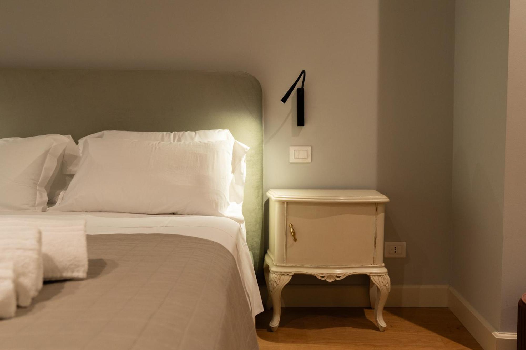 Palazzo Biasini By Postcardsfrom Hotel เวโรนา ภายนอก รูปภาพ